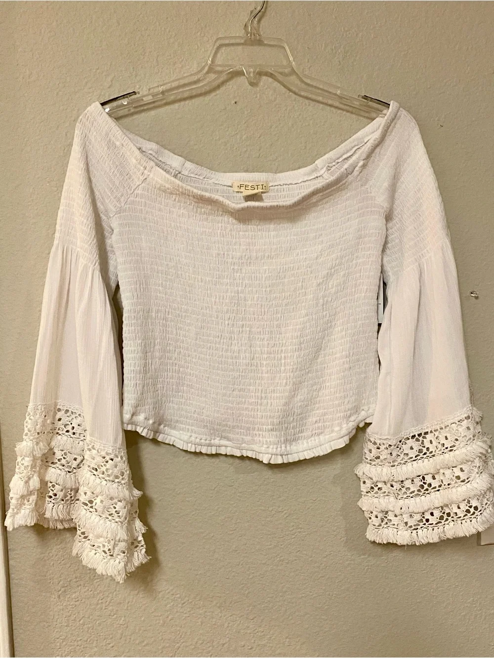 Torrid Festi White Off Shoulder Crop Top - Size 1X - NWT!